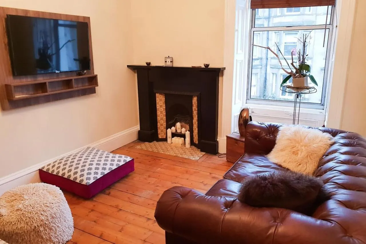 Bright 1 Bedroom Apartment Near City Centre Edinburgh