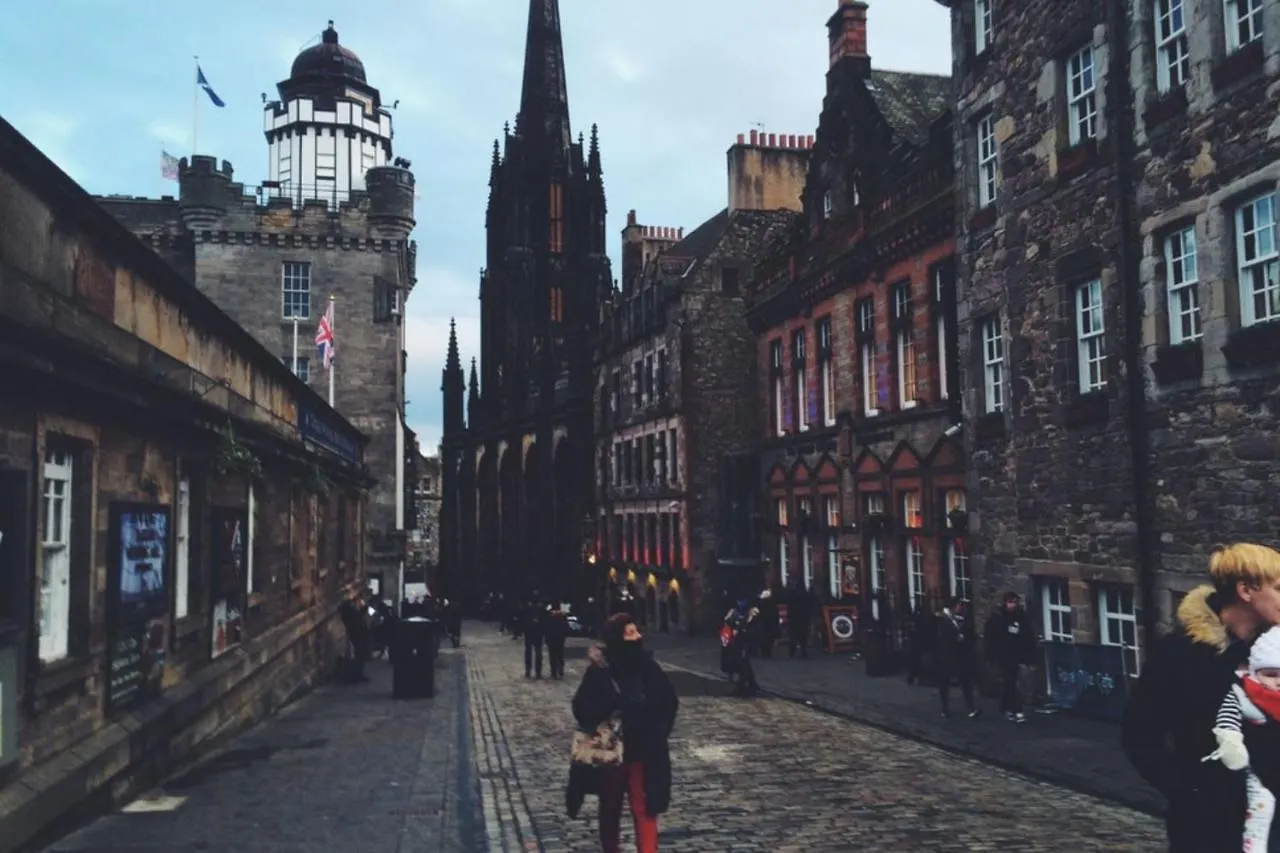 Bright 1 Bedroom Apartment Near City Centre Edinburgh 0*,  United Kingdom